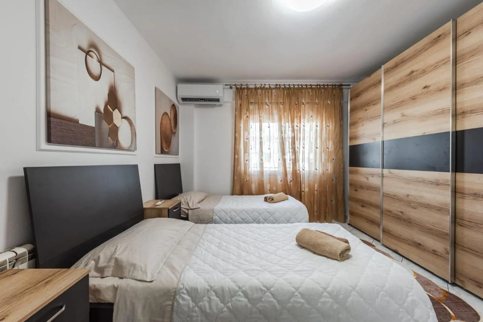 Aria Beachfront Residences Durres 0*,